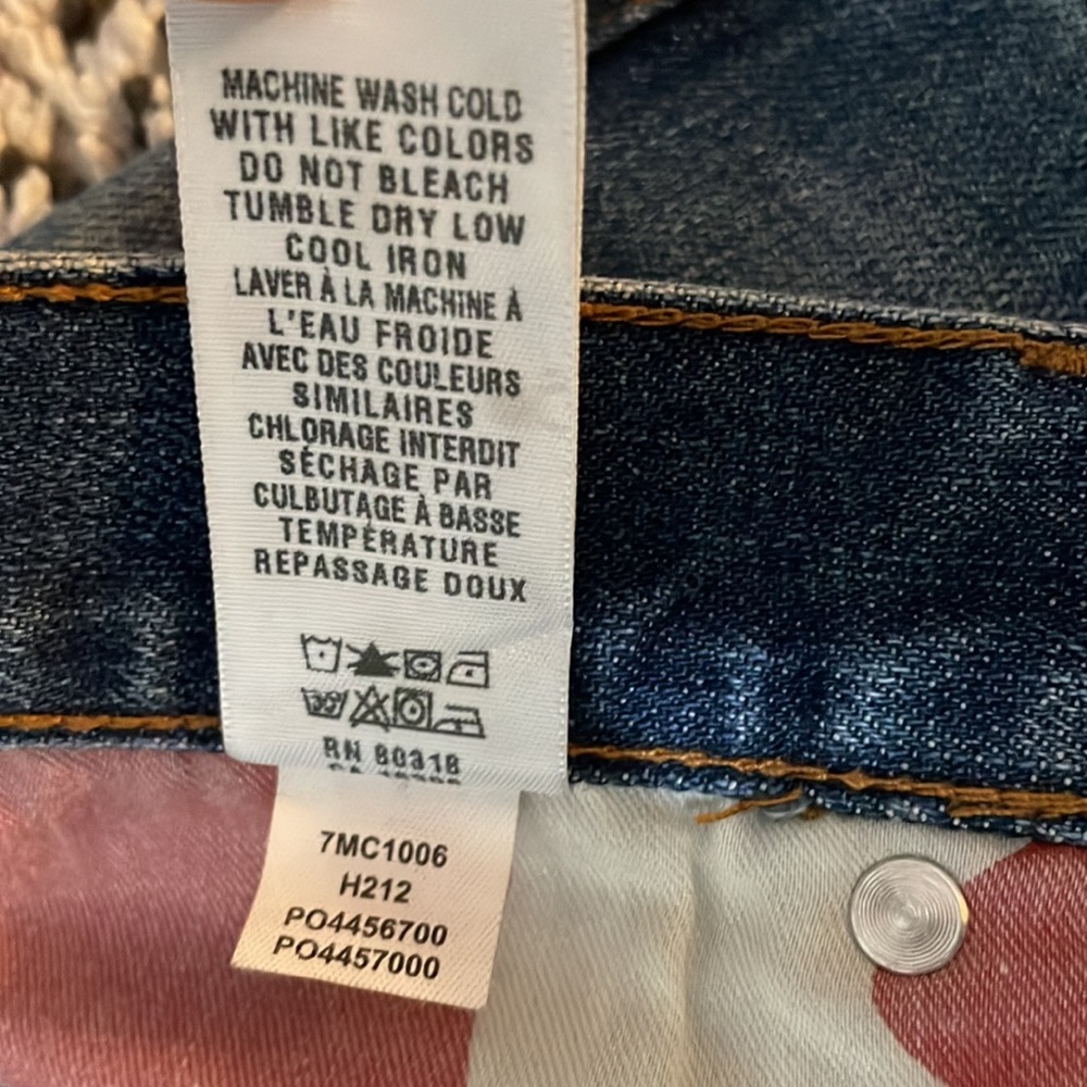 Lucky Brand by Gene Montesano Short Inseam Jeans—Size 34, Blue - Picture 6 of 13